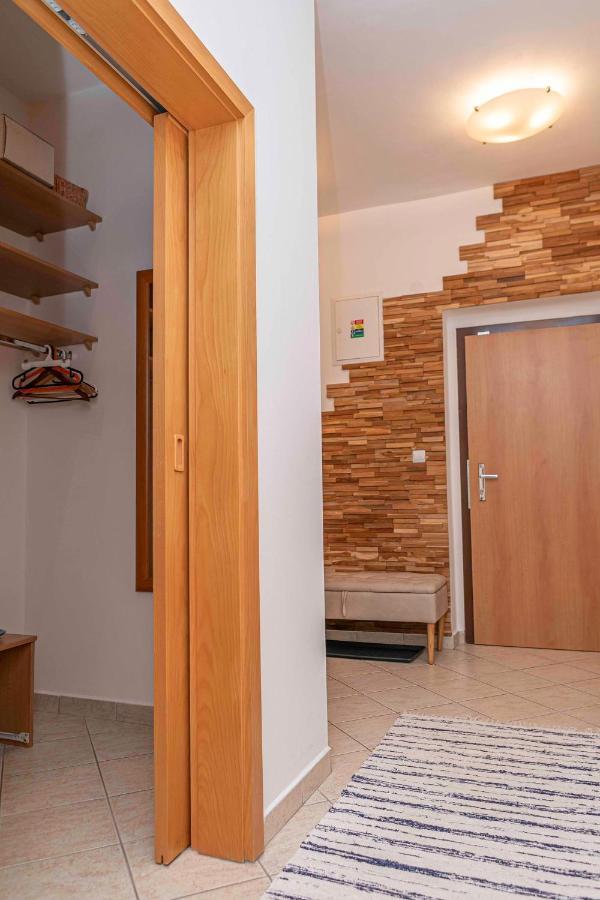 Castle View Apartment With Free Parking Bratislava Ngoại thất bức ảnh