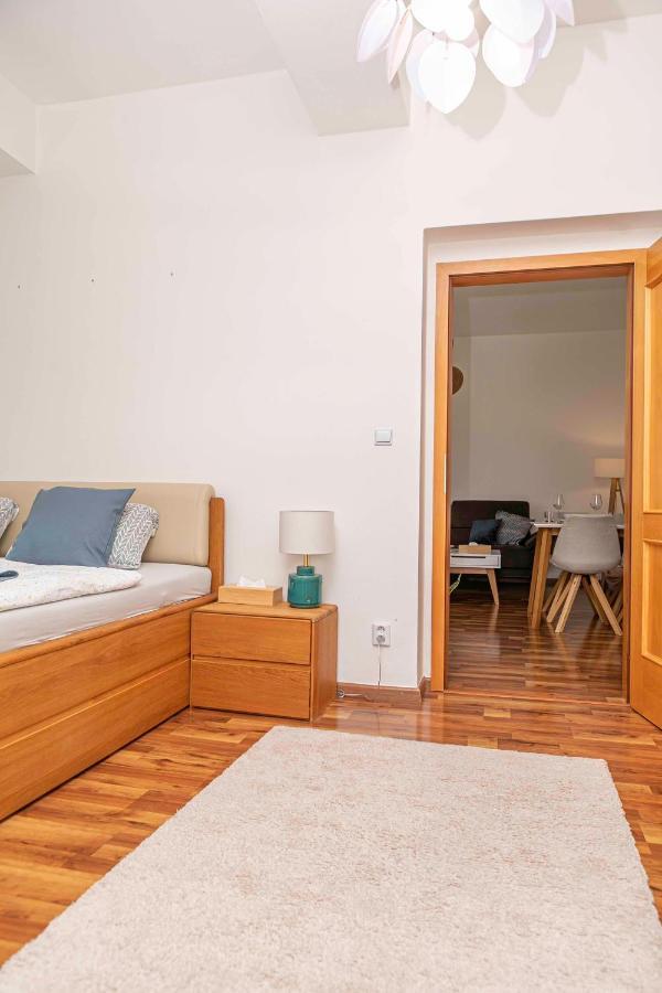 Castle View Apartment With Free Parking Bratislava Ngoại thất bức ảnh
