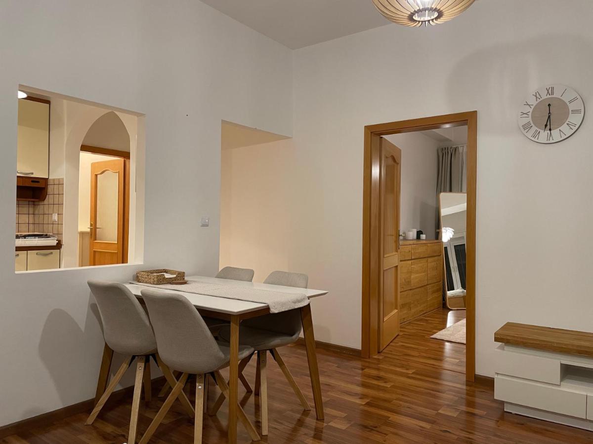 Castle View Apartment With Free Parking Bratislava Ngoại thất bức ảnh