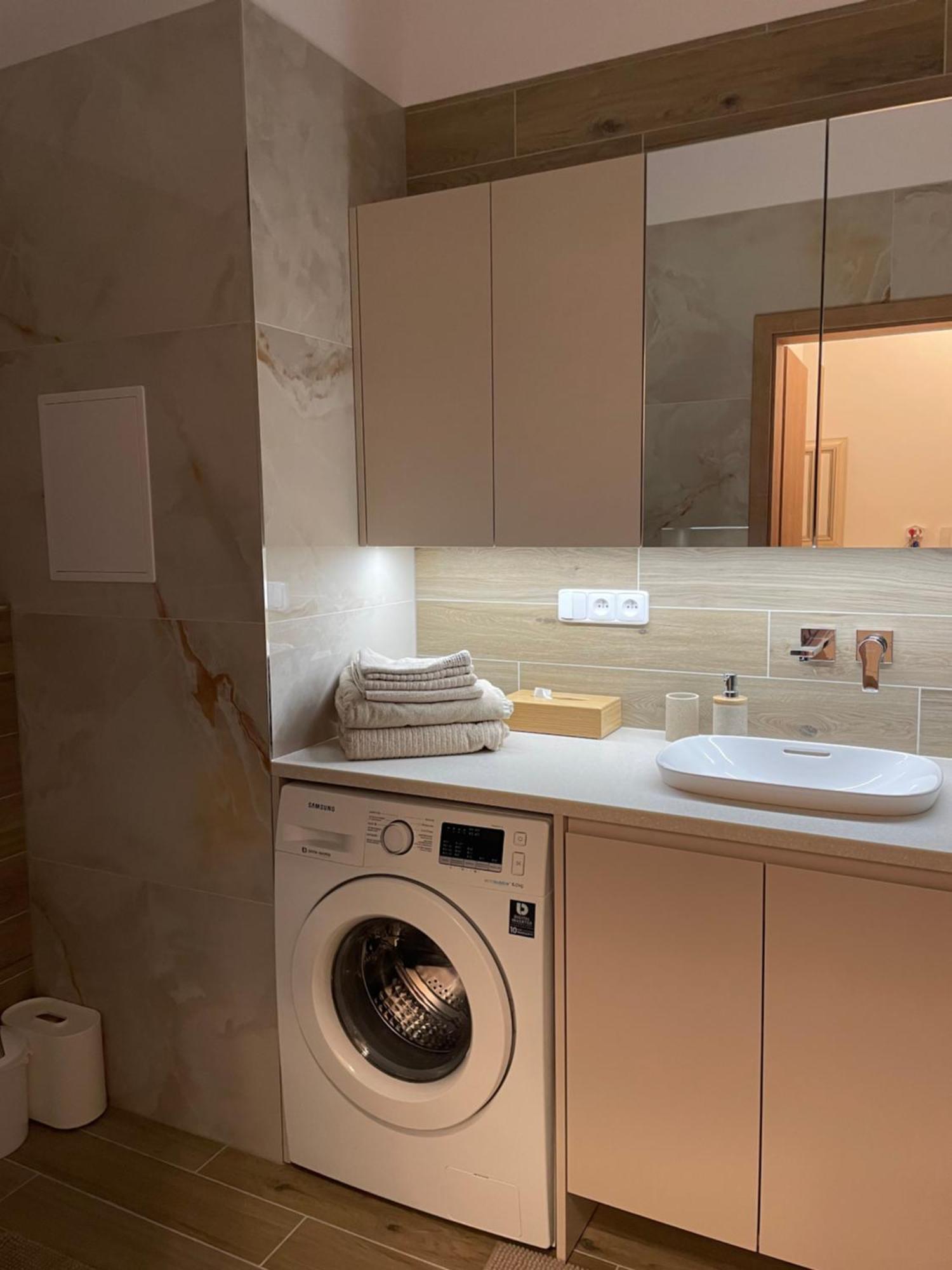 Castle View Apartment With Free Parking Bratislava Ngoại thất bức ảnh
